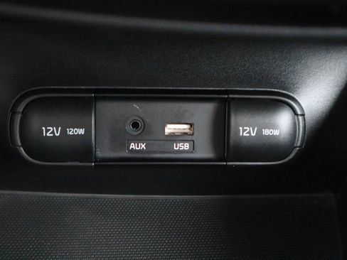 Used 2016 Kia Soul + FWD image 30
