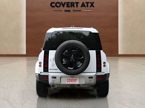 Used 2025 Land Rover Defender 110 S AWD/4WD image 4