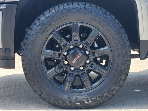 Used 2024 GMC Sierra 2500 AT4 w/ AT4 Premium Plus Package AWD/4WD image 10