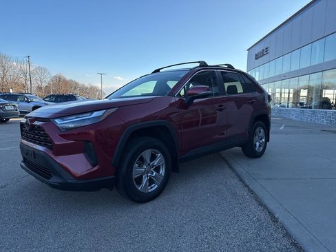 Used 2022 Toyota RAV4 XLE image 6