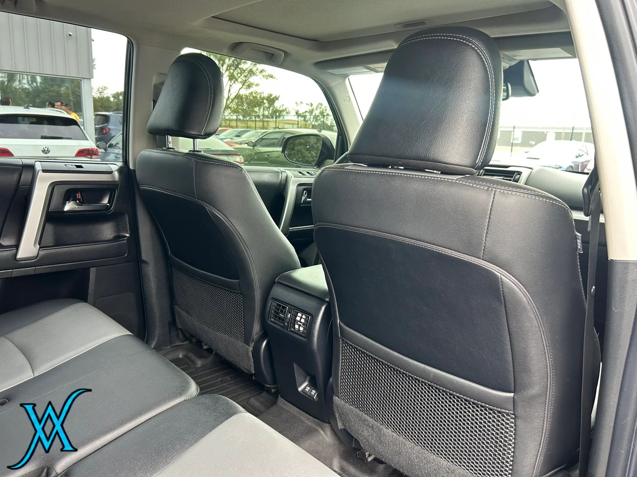 Used 2021 Toyota 4Runner SR5 Premium w/ Moonroof Package AWD/4WD image 23