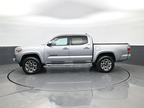Used 2019 Toyota Tacoma Limited AWD/4WD image 8