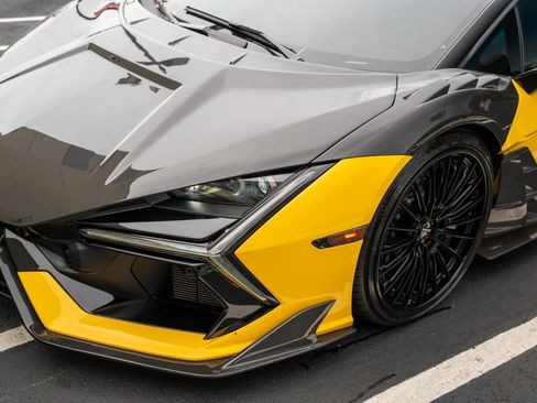 Used 2024 Lamborghini Revuelto AWD/4WD image 28