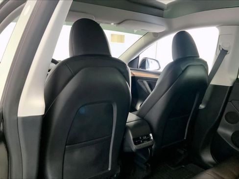 Used 2024 Tesla Model Y Long Range image 11