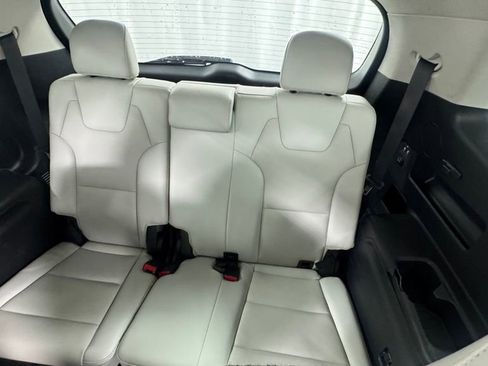 Used 2022 Kia Telluride S FWD image 15