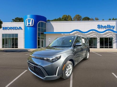 Used 2025 Kia Soul S FWD image 4