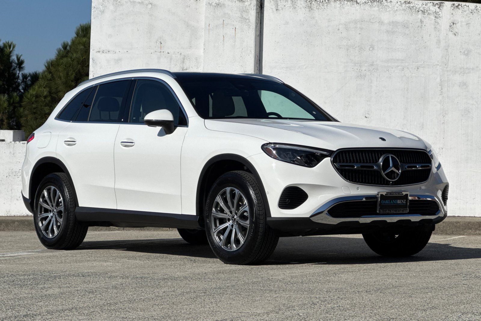Used 2026 Mercedes-Benz GLC 300 4MATIC image 2