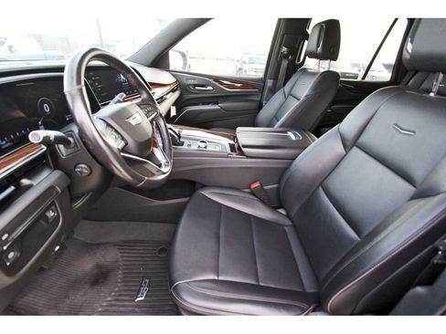 Certified 2024 Cadillac Escalade Luxury image 6