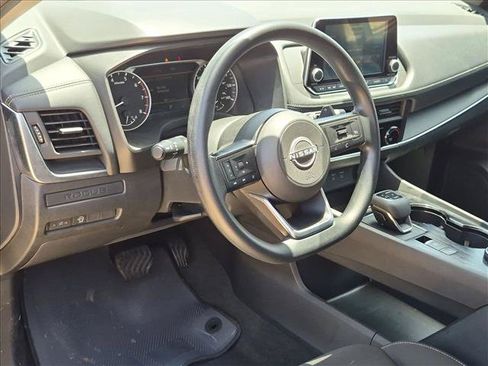 Used 2024 Nissan Rogue S AWD/4WD image 9