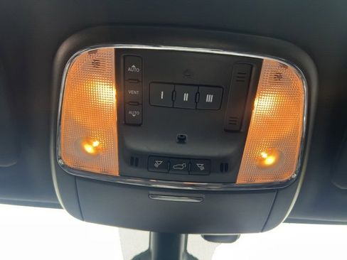 Used 2022 Jeep Grand Cherokee Limited image 34