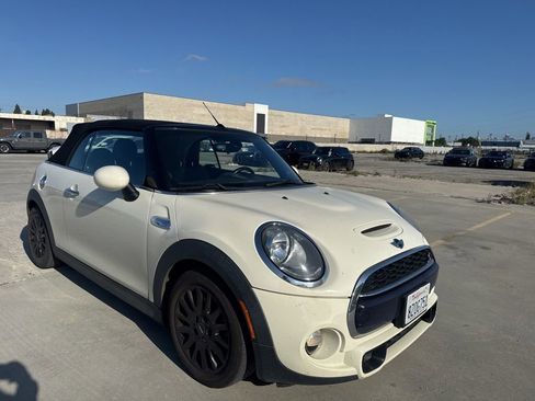 Used 2017 MINI Cooper S image 8