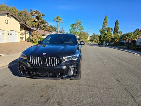 Used 2023 BMW X6 M50i w/ Executive Package image 9
