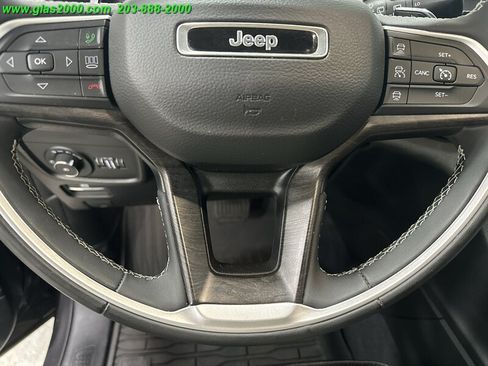 Used 2023 Jeep Grand Cherokee L Limited w/ Luxury Tech Group II AWD/4WD image 32