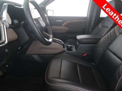 Used 2024 GMC Canyon Denali AWD/4WD image 16