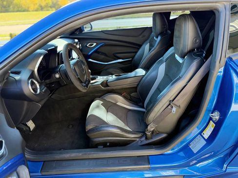 Used 2017 Chevrolet Camaro SS image 11