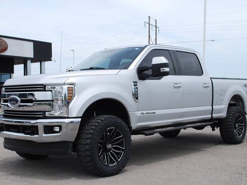 Used 2018 Ford F250 Lariat AWD/4WD image 1