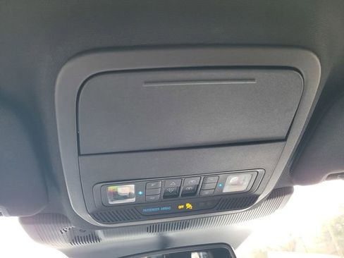 Certified 2025 Ford Explorer Platinum w/ LUX Leather Package image 22