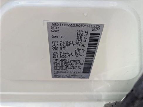 Used 2025 Nissan Pathfinder SV FWD image 23