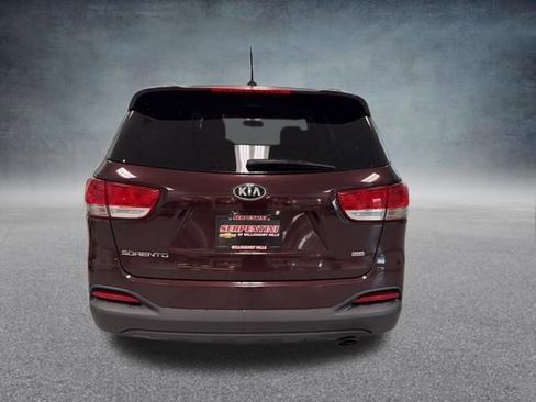 Used 2017 Kia Sorento LX image 8