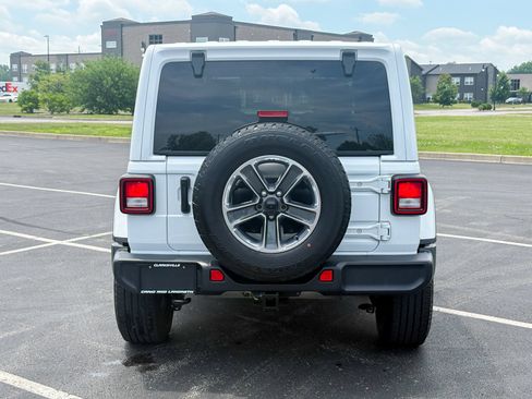 Used 2020 Jeep Wrangler Unlimited Sahara AWD/4WD image 15