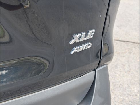 Used 2025 Toyota RAV4 XLE AWD/4WD image 18