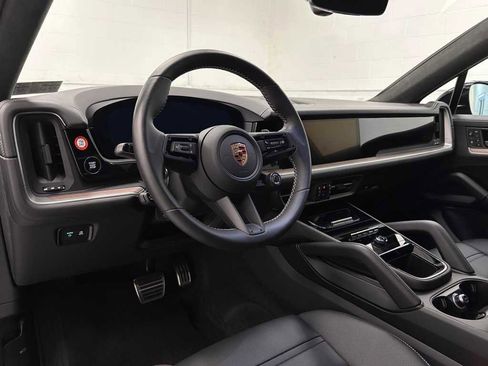Used 2024 Porsche Cayenne Turbo image 10