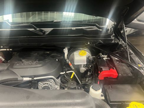 Used 2024 RAM 2500 Big Horn w/ Sport Appearance Package image 22