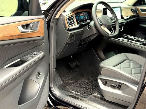 New 2026 Volkswagen Atlas SE FWD image 10