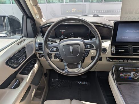 Used 2019 Lincoln Navigator L Reserve AWD/4WD image 17