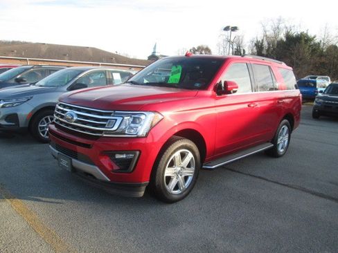 Used 2021 Ford Expedition XLT image 2