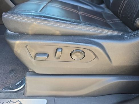 Used 2022 Chevrolet Silverado 1500 High Country image 13