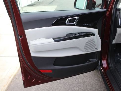 Used 2024 Kia Carnival SX Prestige FWD image 22
