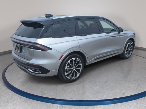 New 2026 Lincoln Nautilus Reserve AWD/4WD image 5