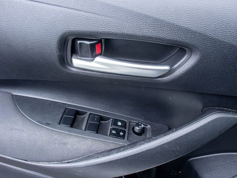 Used 2021 Toyota Corolla LE image 20