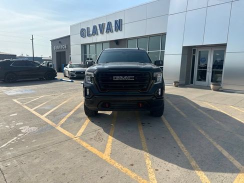 Used 2020 GMC Sierra 1500 AT4 w/ AT4 Premium Package AWD/4WD image 2