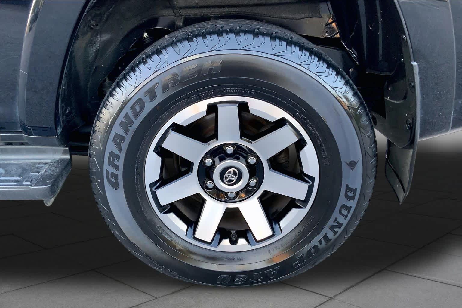 Used 2023 Toyota 4Runner TRD Off-Road AWD/4WD image 10