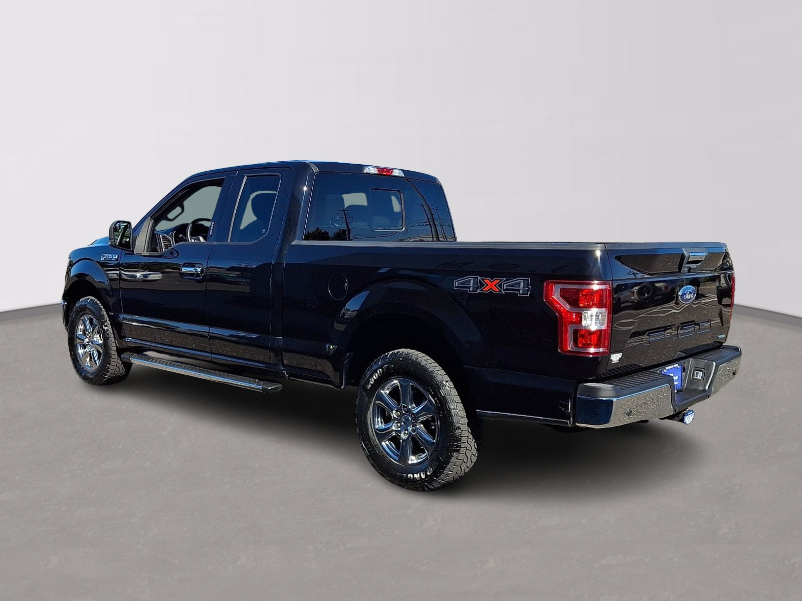 Certified 2020 Ford F150 XLT w/ Equipment Group 302A Luxury AWD/4WD image 4