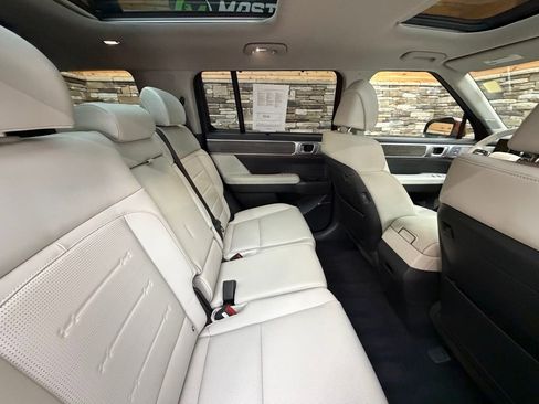 Used 2025 Hyundai Santa Fe Limited AWD/4WD image 32