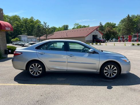 Used 2017 Toyota Camry XLE FWD image 4