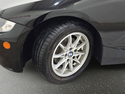 Used 2005 BMW Z4 2.5i image 30