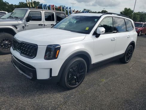 Used 2025 Kia Telluride SX X-Line AWD/4WD image 2