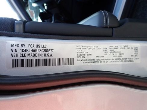 New 2025 Jeep Grand Cherokee Laredo X image 17