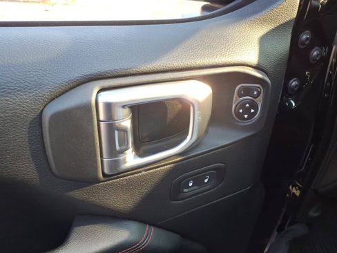 Used 2021 Jeep Gladiator Rubicon w/ Dual Top Group AWD/4WD image 12