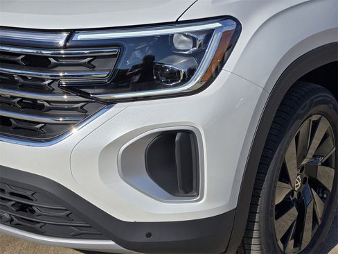 New 2026 Volkswagen Atlas SE image 6