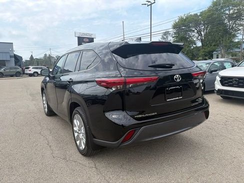 Used 2021 Toyota Highlander Limited AWD/4WD image 4