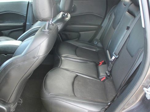 Used 2021 Jeep Compass Latitude w/ Sun and Sound Group AWD/4WD image 17