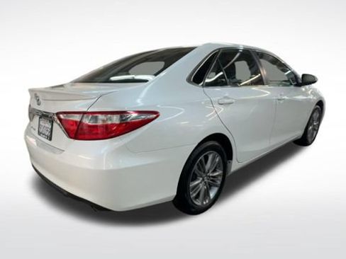 Used 2017 Toyota Camry XLE FWD image 9