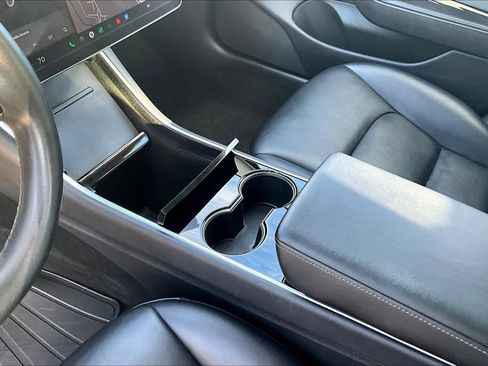 Used 2018 Tesla Model 3 Mid Range RWD image 15