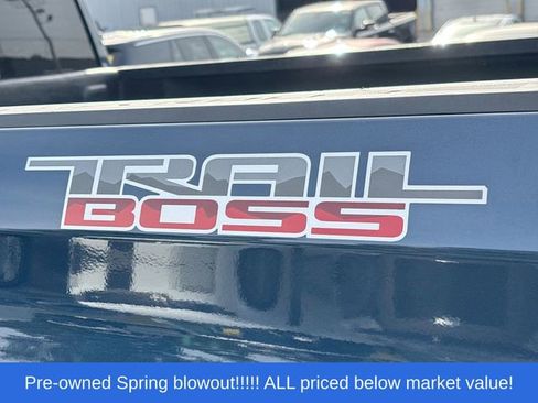Used 2019 Chevrolet Silverado 1500 Custom Trail Boss w/ Custom Convenience Package AWD/4WD image 15