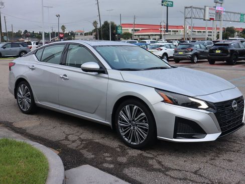 New 2025 Nissan Altima 2.5 SL image 11